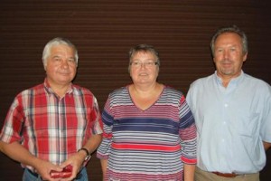 Pierre Suzeau, Jocelyne Fleurier et Jean Marie Lamotte ont été félicités pour leur long parcours professionnel dans l'éducation nationale. Photo G.C. CLP