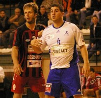 Elie Personeni (à droite), ici aux côtés de Guiraud lors de la victoire contre Nice le 23 octobre dernier, laisse un grand vide derrière lui. Photo Richard Montavon.