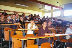 De 1re, 2e ou 3e année, les doctorants ont suivi avec attention les recherches de leurs collègues qui soutiendront leur thèse dans quelques mois. Photo C. J.