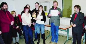 Ce trophée matérialise vingt années de partenariat entre le site universitaire et l'amicale des donneurs de sang du Creusot