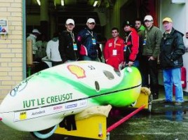 Les étudiants de GMP du campus universitaire creusotin sont derrière Julien Lenoble, leur pilote